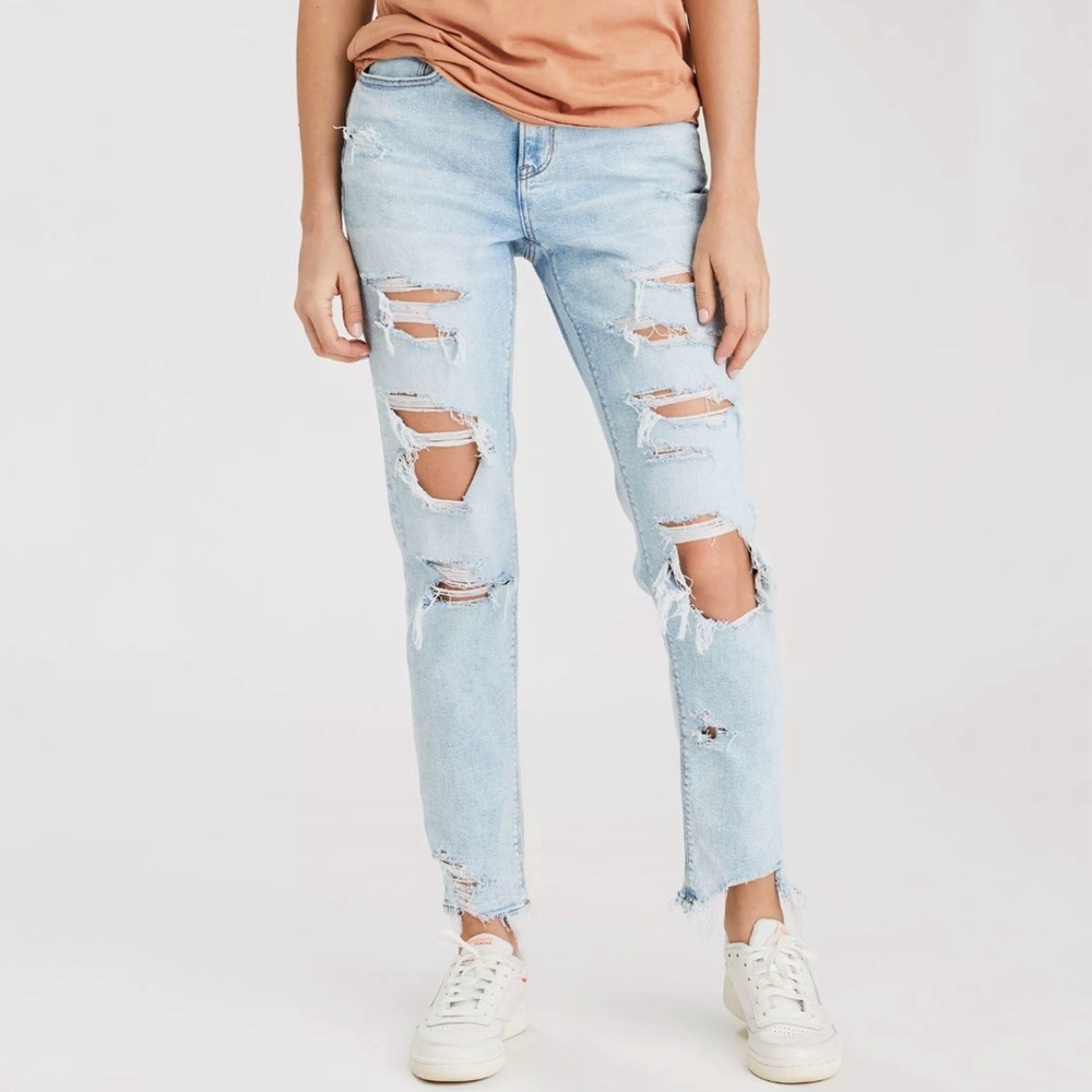 American eagle AE stretch mom jeans light wash blue ripped distressed size 4R